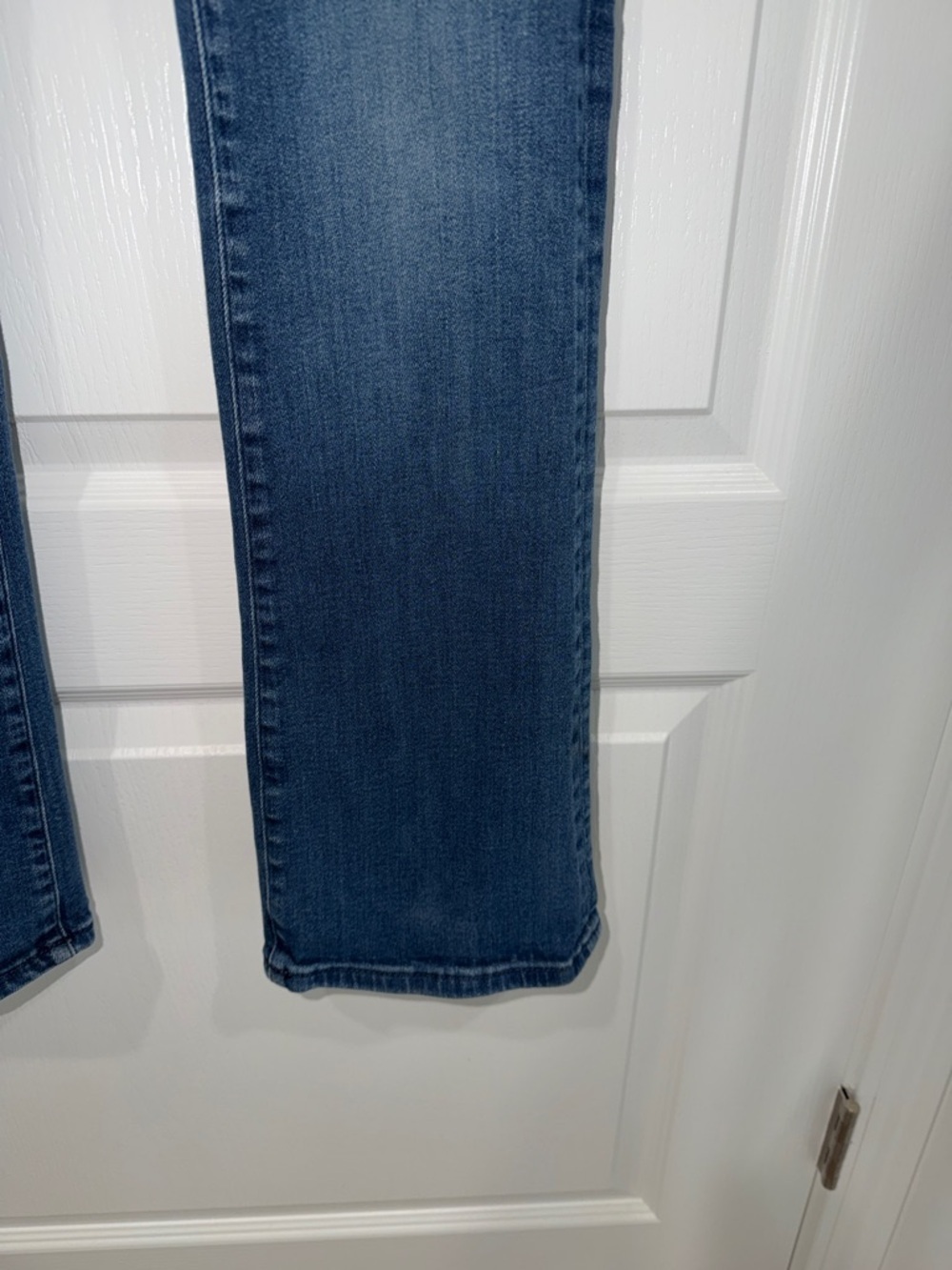 “Pilcro" blue denim flared jeans. Size 26 P.O. Women’s Blue Denim Bootcut Jeans - Picture 5 of 6